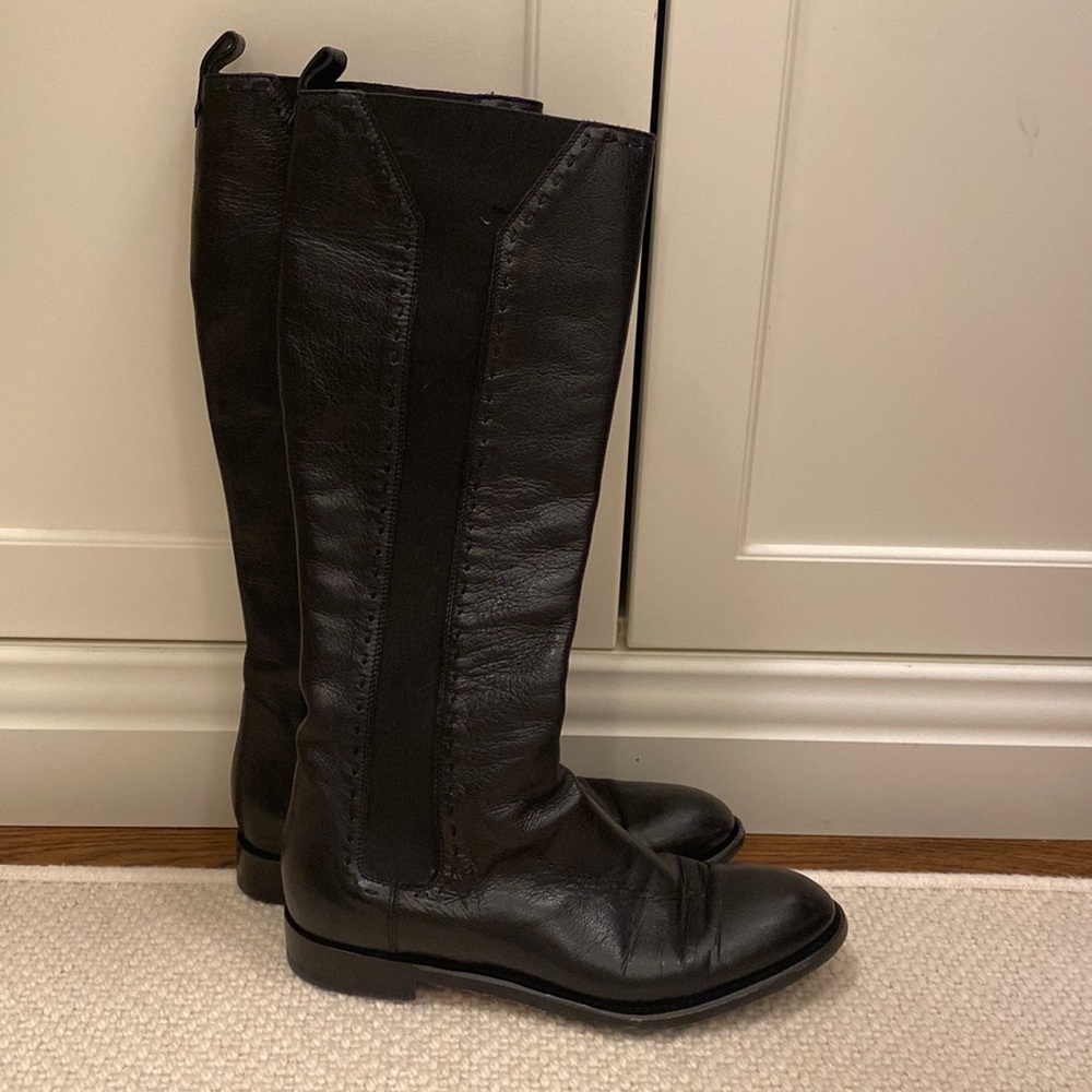 Yves Saint Laurent black boots 37